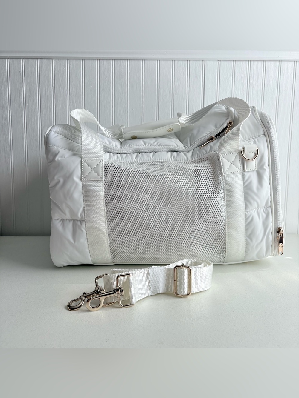 White lightweight pet puffer carrier small breed dog or cat NEW Mark & Graham - Picture 2 of 16